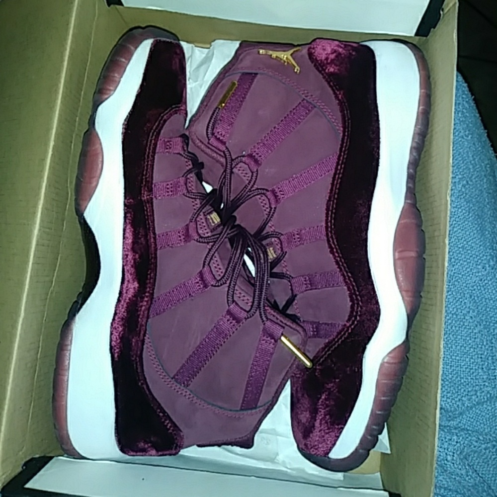 Air jordan 11 velvet